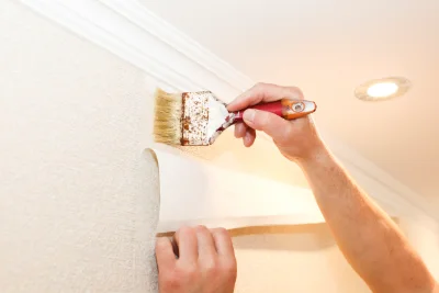 Pose de papier peint à Jussarupt — revêtements muraux et toiles de verre